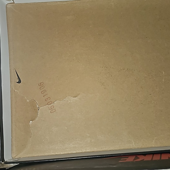 WMNS Air Jordan Retro High Satin Black Toe - Picture 14 of 14